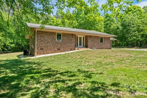 4586 Charlotte St, Conover, NC 28613
