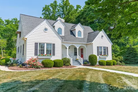 27 Circle Dr, Belmont, NC 28012