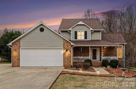 300 Kilmer Ln, Mooresville, NC 28115