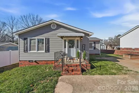 1118 N Frye Ave, Newton, NC 28658