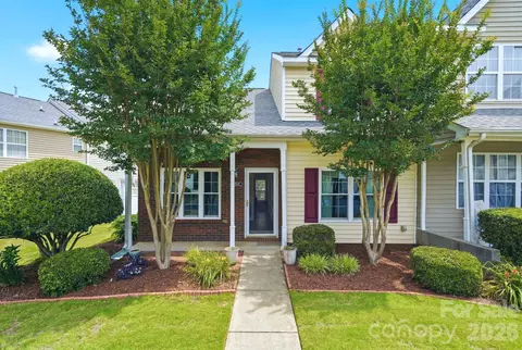 8038 Long House Ln, Fort Mill, SC 29707