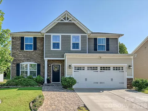 10440 Paper Birch Dr, Charlotte, NC 28215
