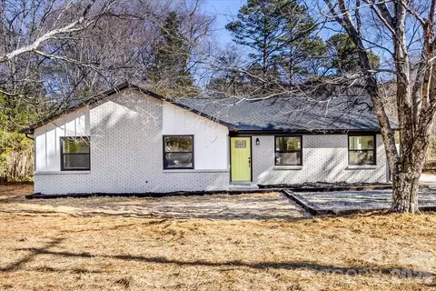 741 E John St, Matthews, NC 28105