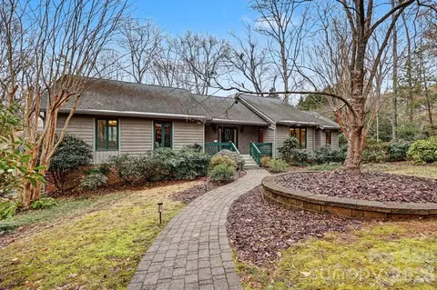 6111 Bittersweet Ln, Charlotte, NC 28270