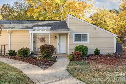 941 Sardis Cove Dr, Charlotte, NC 28270