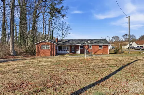 800 Old Little Rock Rd, Charlotte, NC 28214