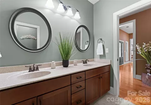 Bath - 860 Arrow Point Ln, Davidson, NC 28036 photo 3 of 3