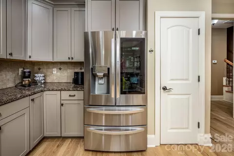 Kitchen - 860 Arrow Point Ln, Davidson, NC 28036 photo 3 of 3