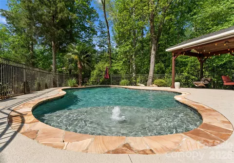 Exterior - 860 Arrow Point Ln, Davidson, NC 28036 photo 6 of 12