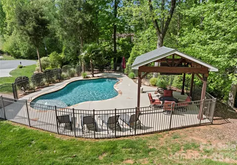 Exterior - 860 Arrow Point Ln, Davidson, NC 28036 photo 4 of 12