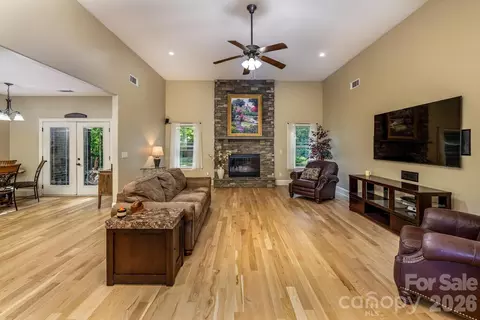 Living - 860 Arrow Point Ln, Davidson, NC 28036 photo 1 of 3