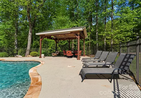 Exterior - 860 Arrow Point Ln, Davidson, NC 28036 photo 8 of 12