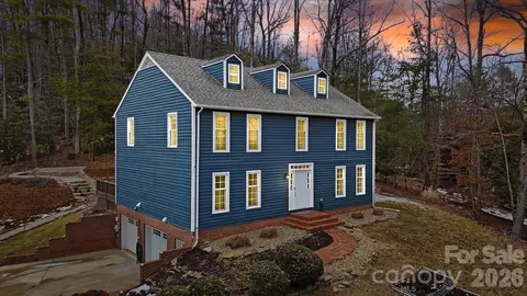 3132 Stoney Brook Dr, Lenoir, NC 28645