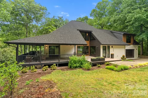 1202 Davis Mountain Rd, Hendersonville, NC 28739