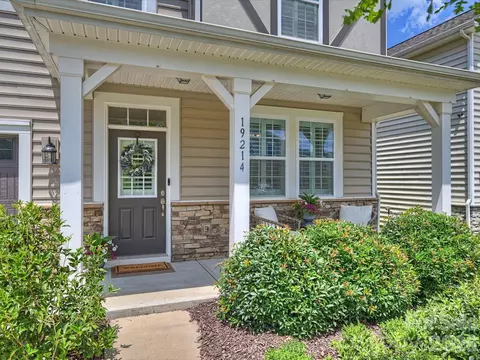 19214 Hawk Haven Ln, Charlotte, NC 28278