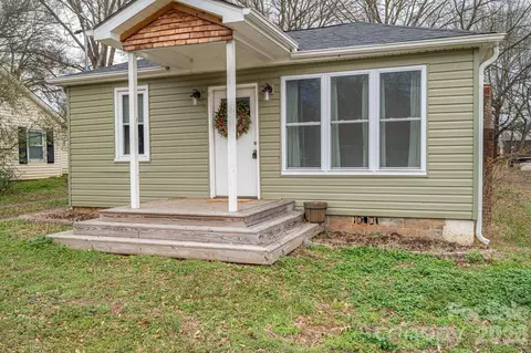 1063 W Hwy 150 Hwy, Lincolnton, NC 28092