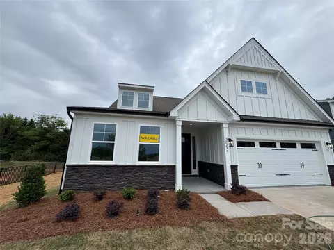 3062 Constitution Ln, Gastonia, NC 28056