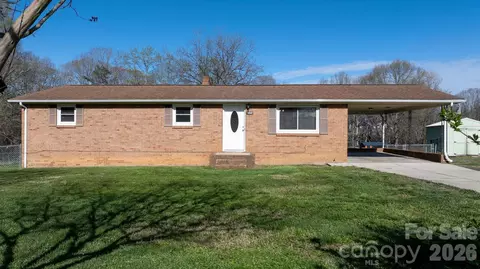 2576 Kingston St, Newton, NC 28658