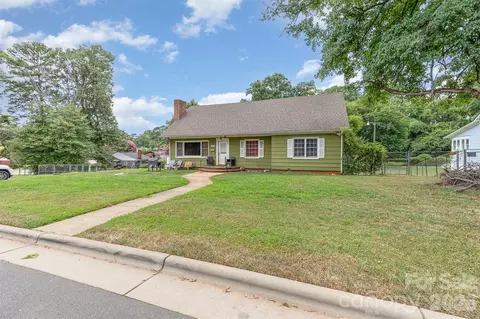1318 Enderly Rd, Charlotte, NC 28208