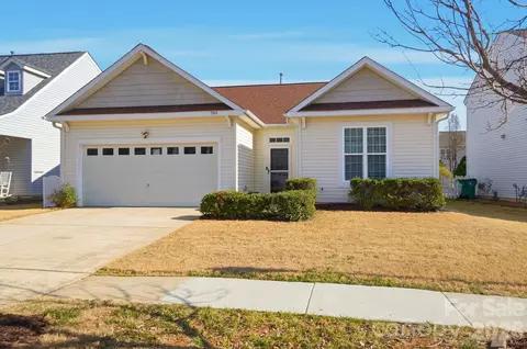 9814 Forest Run Ln, Charlotte, NC 28277