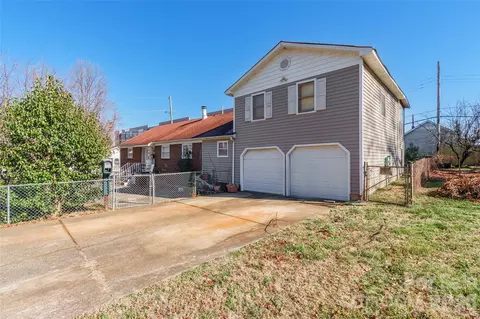 3819 Ellenwood Pl, Charlotte, NC 28217