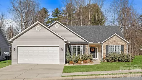 136 Grove End Rd, Fletcher, NC 28732