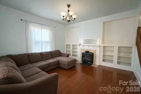Living - 129 11th St, Spencer, NC 28159 photo 2 of 6
