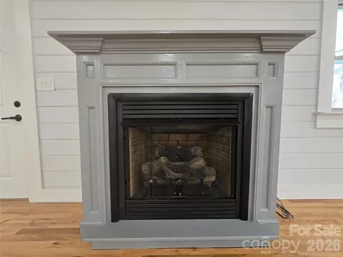 Living - 6802 Lowesville Ln, Stanley, NC 28164 photo 2 of 3