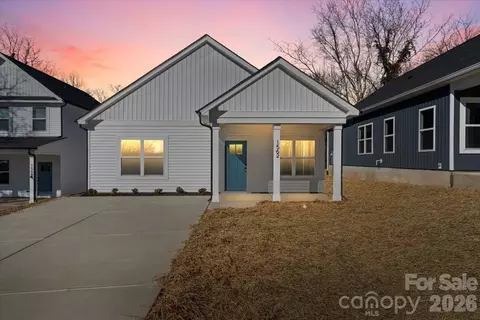 1562 7th Avenue Sw Dr SW, Hickory, NC 28602