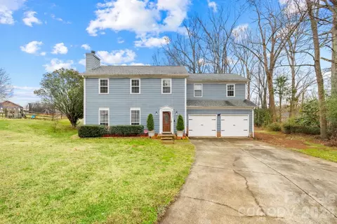 2503 Bushy Pine Ct, Charlotte, NC 28273