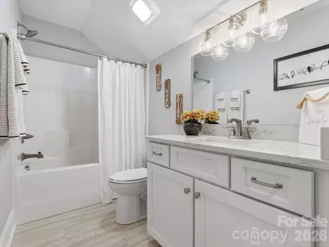 Bath - 4166 Persimmon Rd, Lancaster, SC 29720 photo 4 of 4
