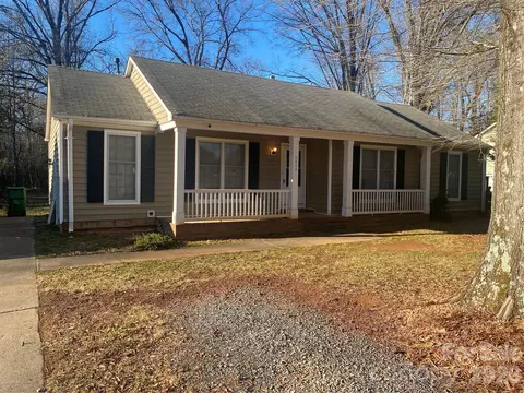 6800 Marlbrook Dr, Charlotte, NC 28212