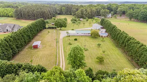 1720 Lowe Dr, Catawba, NC 28609