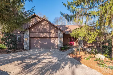 35 Hillcreek Dr, Asheville, NC 28804