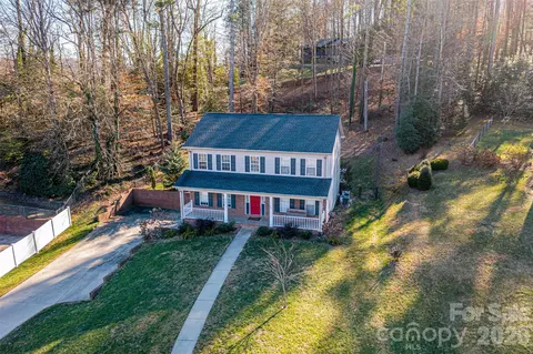 307 Carrituck Ct, Lenoir, NC 28645