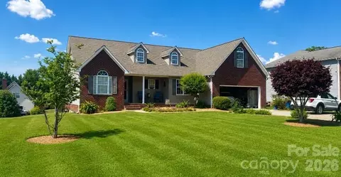 104 Lakewood Dr, Kings Mountain, NC 28086