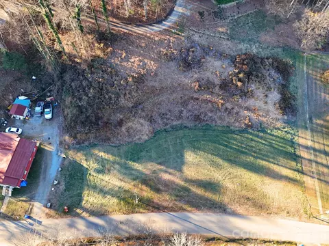 000 Whitmire St, Brevard, NC 28712