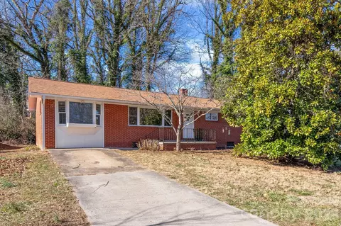 19 Browndale Rd, Asheville, NC 28805