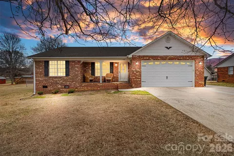 155 Sundial Dr, Lexington, NC 27295
