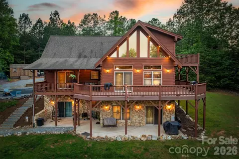 16 Saratoga Dr, Nebo, NC 28761