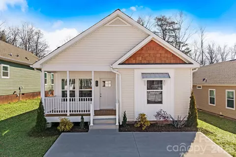 122 Bellamy Rd, Asheville, NC 28806