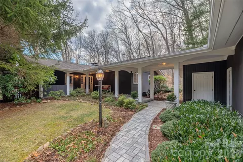 38 Laurelwood Ln, Waynesville, NC 28786