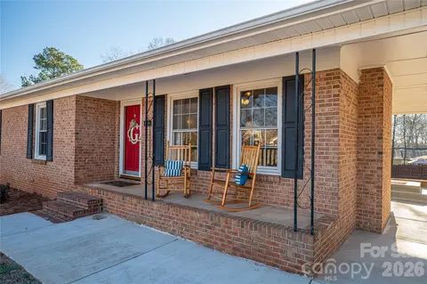 1466 Pressley Dr, Lincolnton, NC 28092