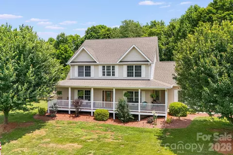 79 Bear Creek Hills Dr, Leicester, NC 28748