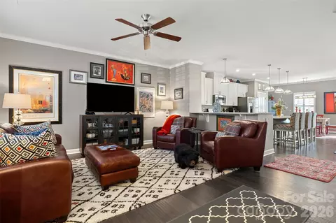 2023 Sage Park Dr, Charlotte, NC 28217