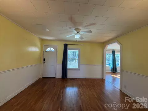 Living - 500 Echo Ave, Kannapolis, NC 28081 photo 2 of 4