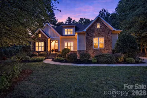 134 Lakeshore Hills Dr, Mooresville, NC 28117