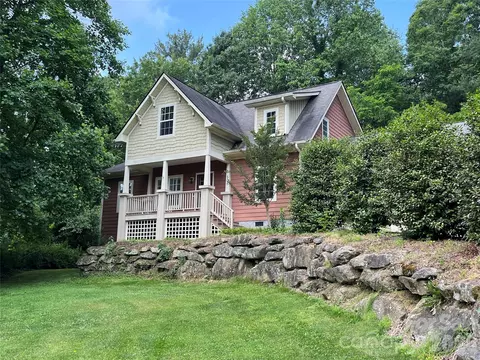 508 Fairway Dr, Hendersonville, NC 28739