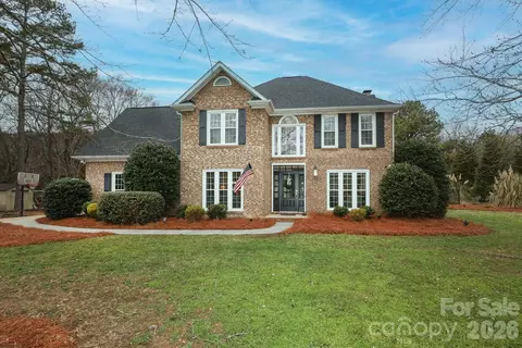 6128 Greystone Dr, Matthews, NC 28104
