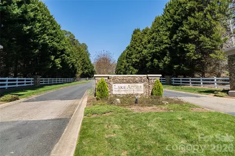 37 Peninsula Dr, Mill Spring, NC 28756 photo 12